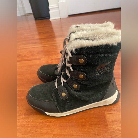 SOREL Kids Whitney™ II Short Lace Waterproof  Black Snow Boot Youth 4. - Picture 5 of 11